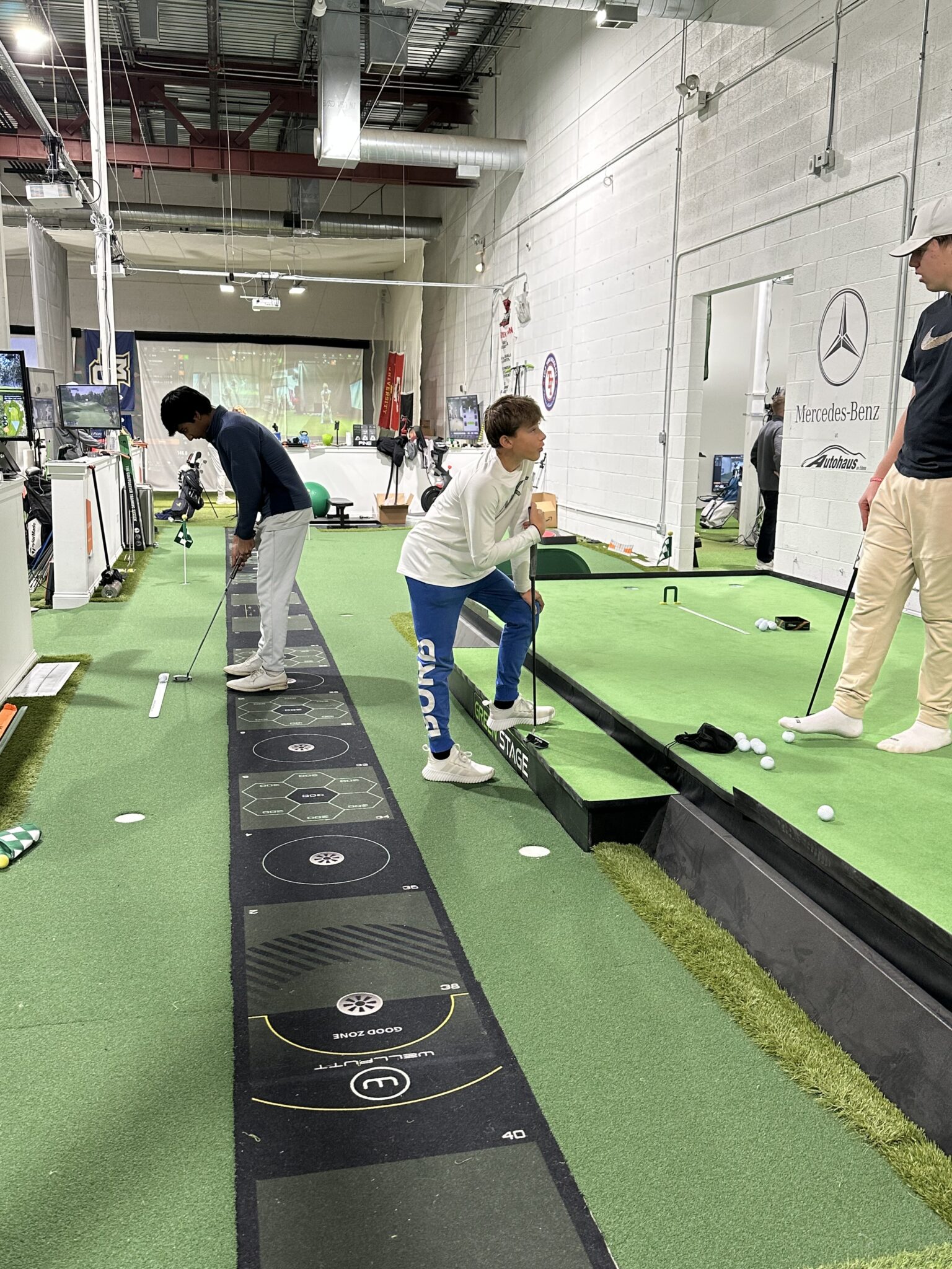 5 Exclusive Wellputt Golf putting mats and training concepts